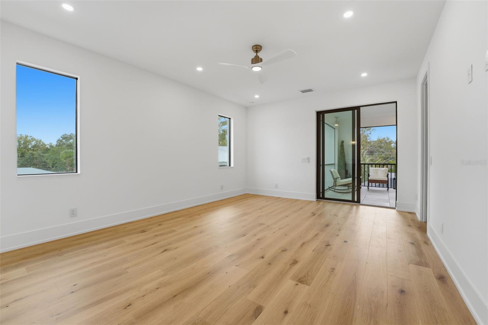 Image 33 of 63 For 2450 Hawthorne Street