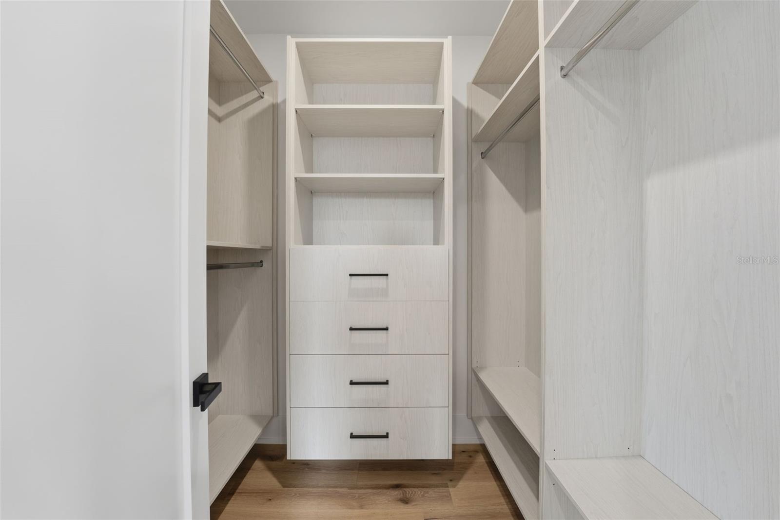 Image 35 of 63 For 2450 Hawthorne Street