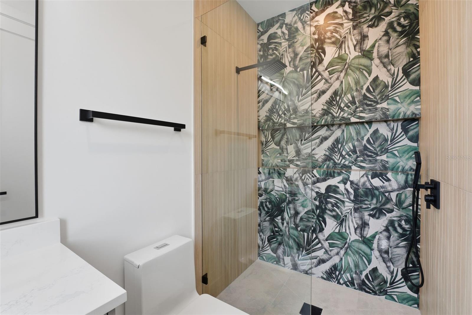 Image 40 of 63 For 2450 Hawthorne Street