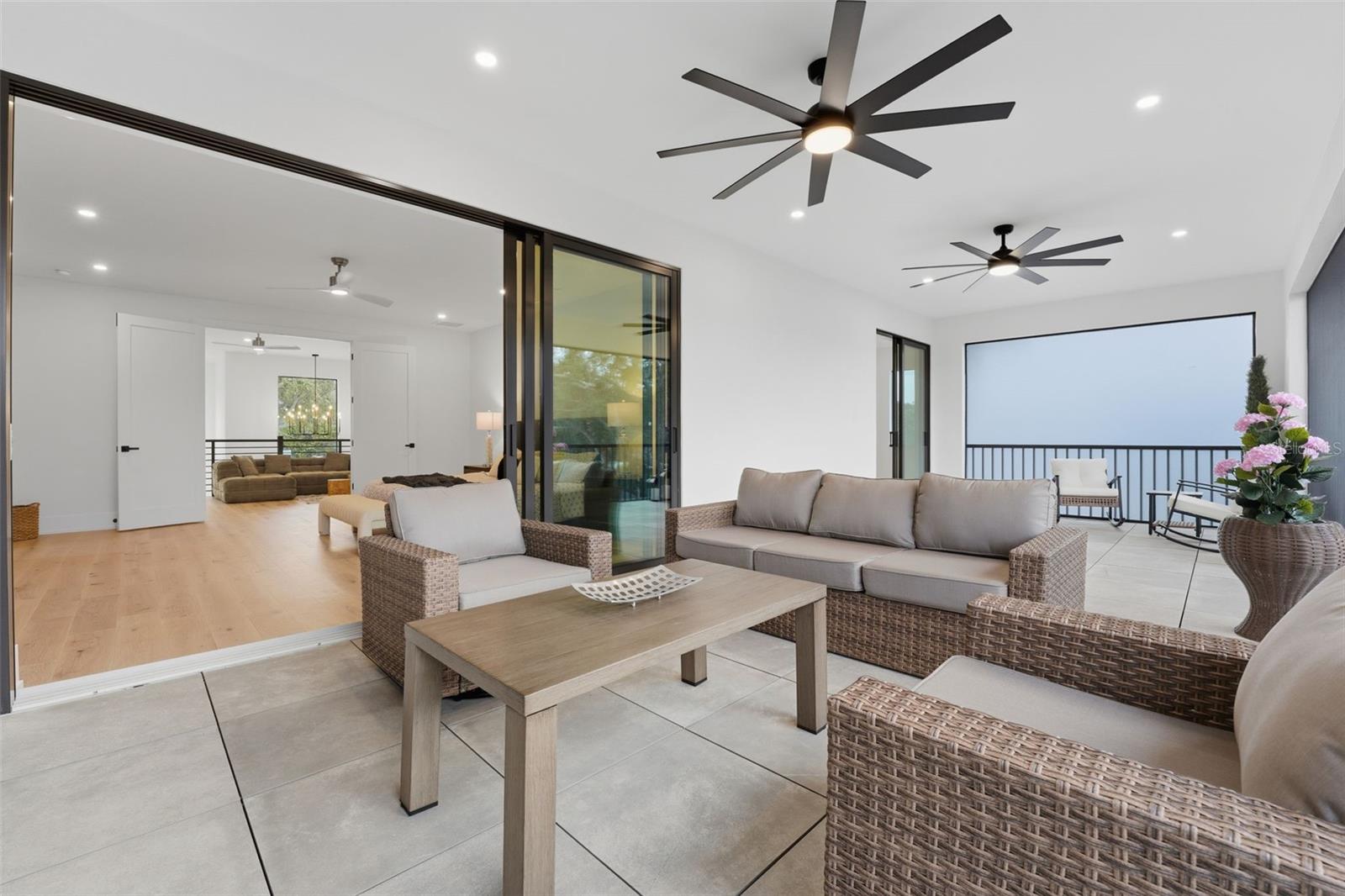 Image 43 of 63 For 2450 Hawthorne Street