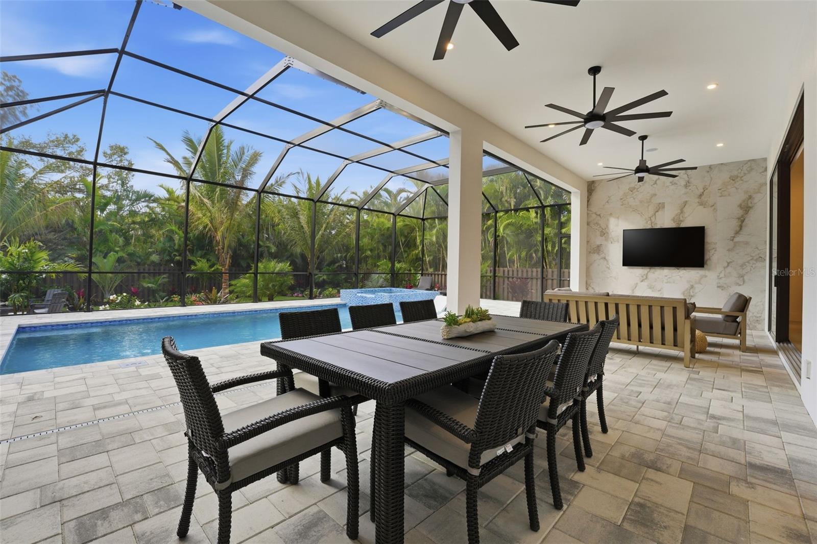 Image 46 of 63 For 2450 Hawthorne Street