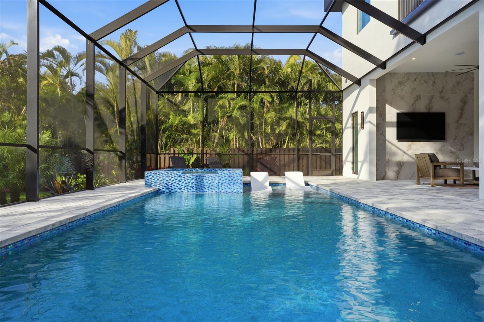 Image 52 of 63 For 2450 Hawthorne Street