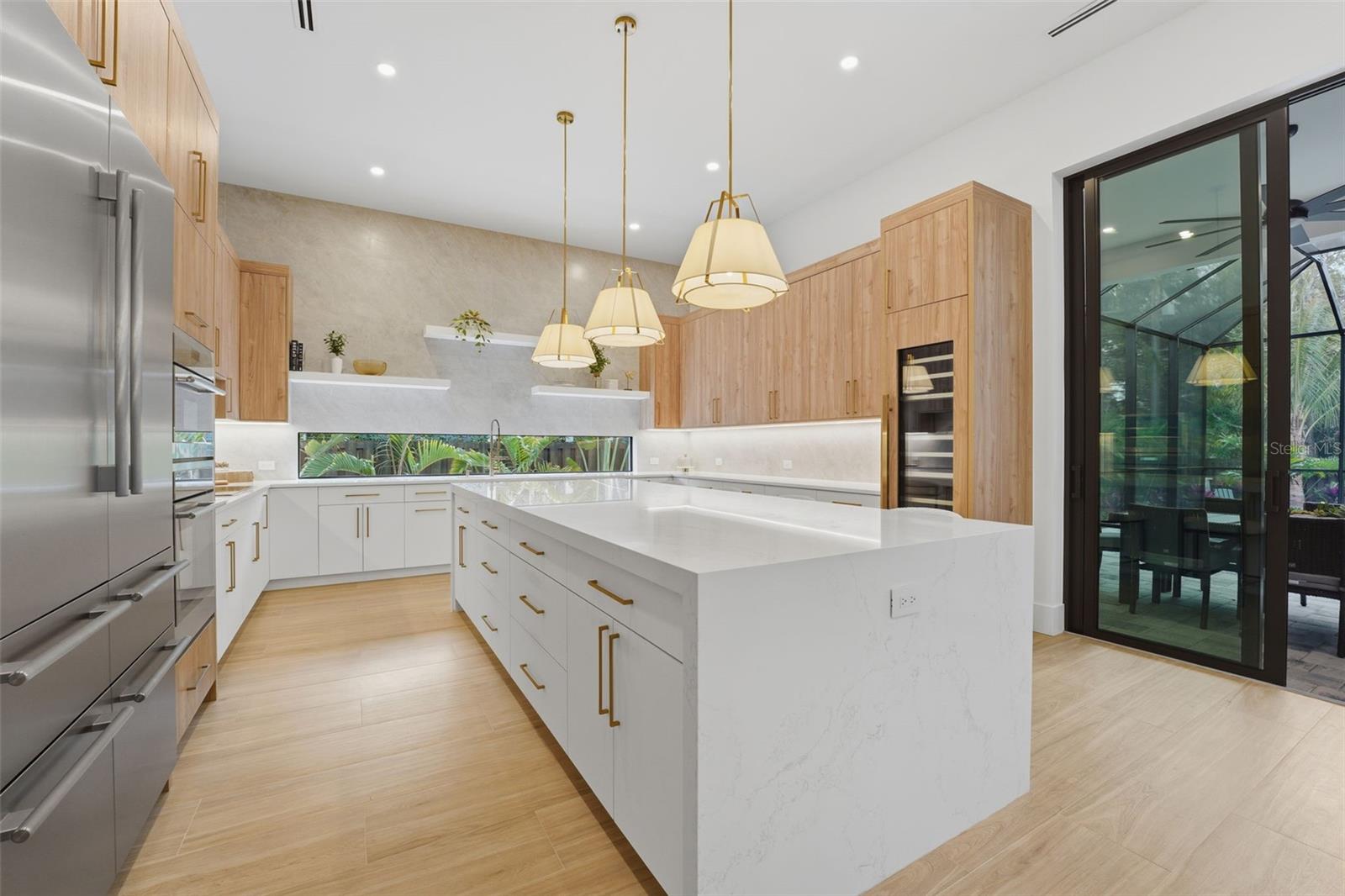 Image 9 of 63 For 2450 Hawthorne Street