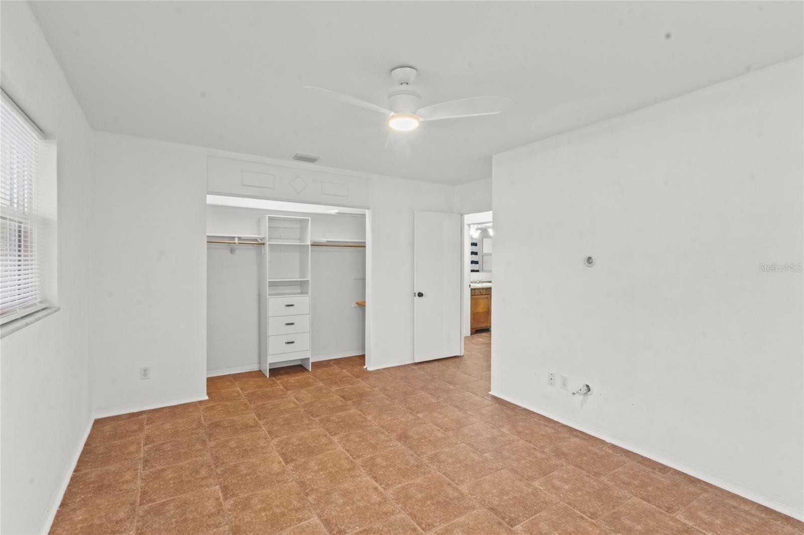 Image 13 of 33 For 2728 York Street N