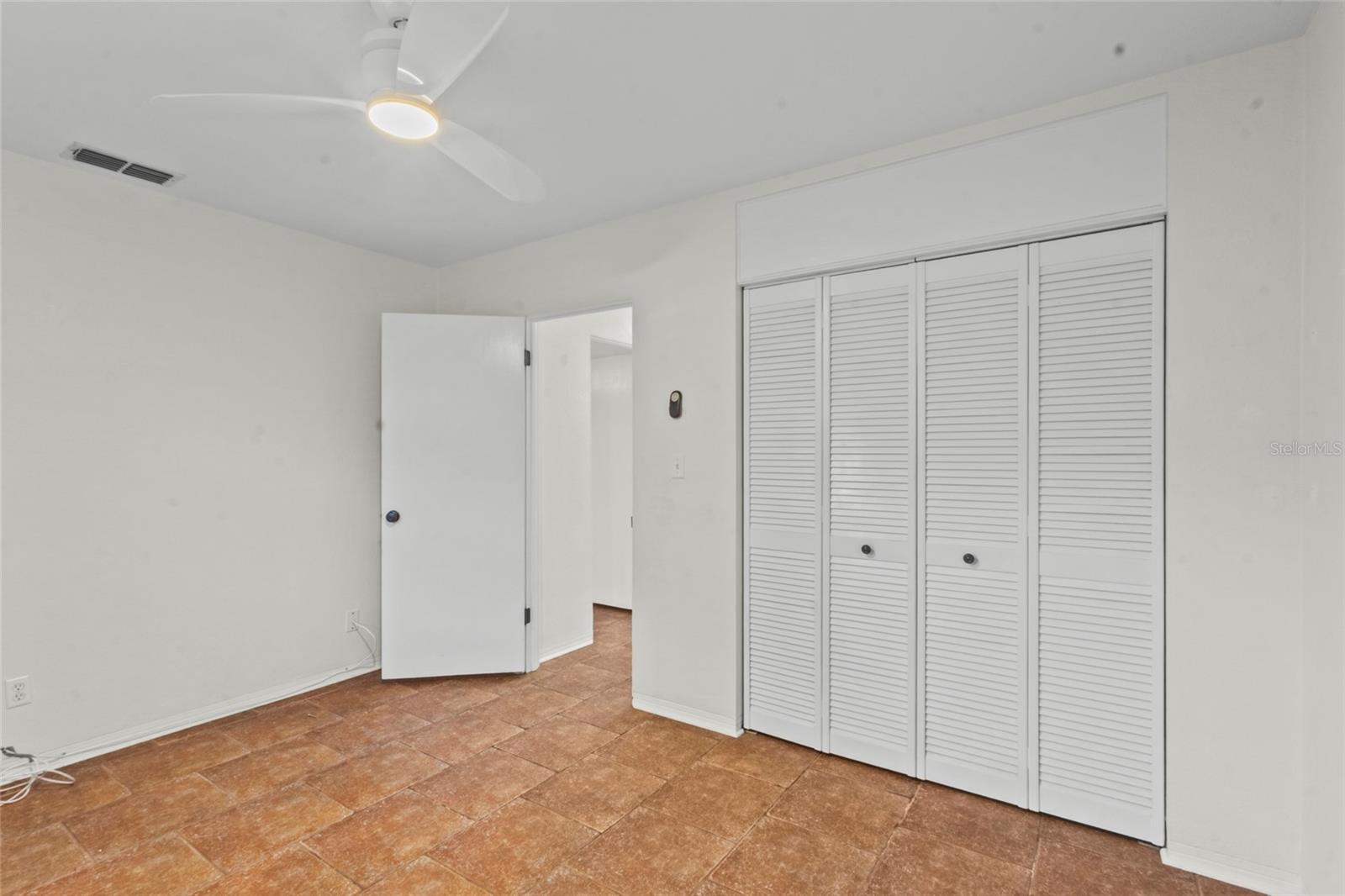 Image 15 of 33 For 2728 York Street N