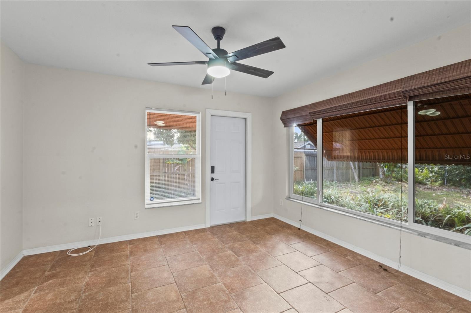 Image 16 of 33 For 2728 York Street N