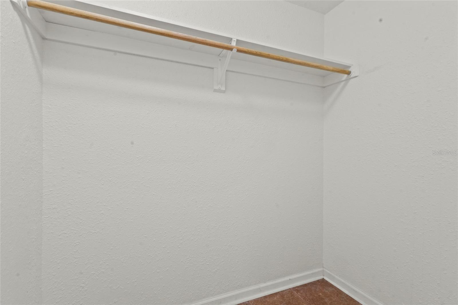 Image 19 of 33 For 2728 York Street N