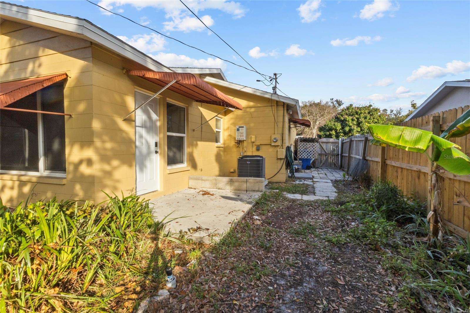 Image 24 of 33 For 2728 York Street N