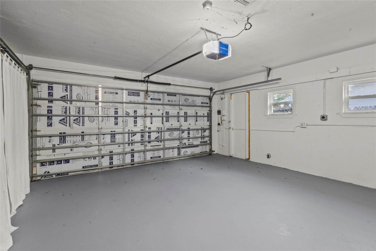 Image 25 of 33 For 2728 York Street N