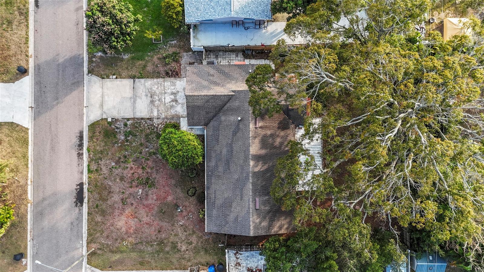 Image 28 of 33 For 2728 York Street N