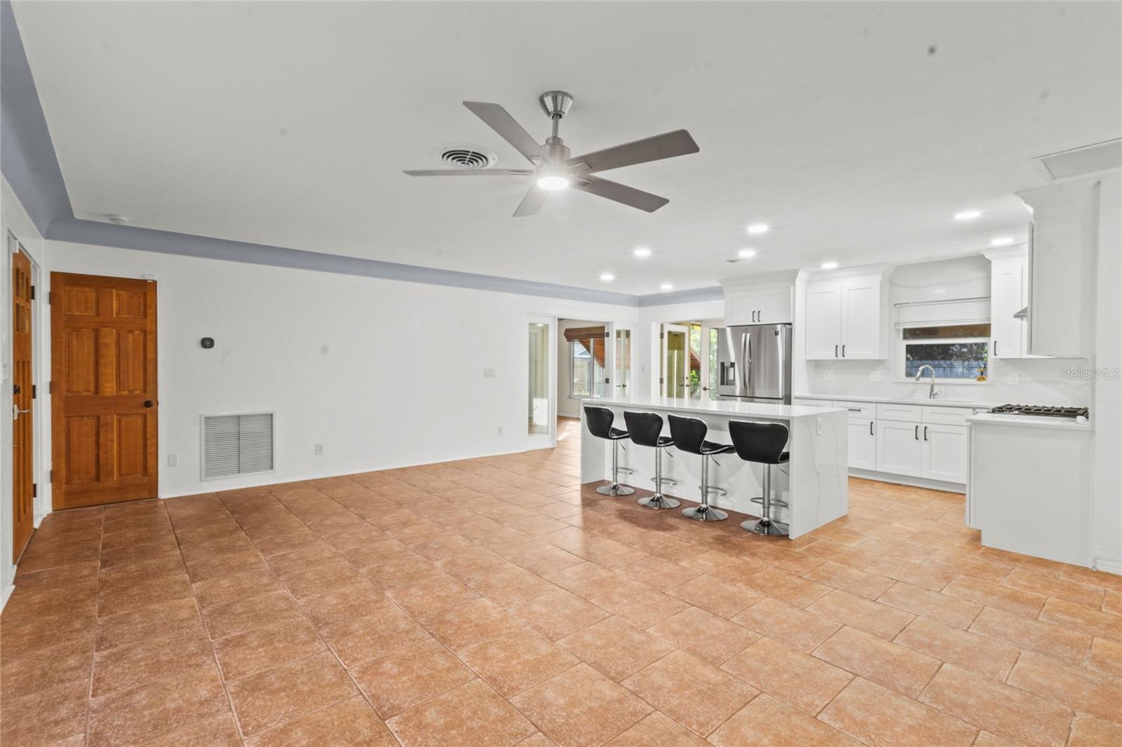 Image 6 of 33 For 2728 York Street N