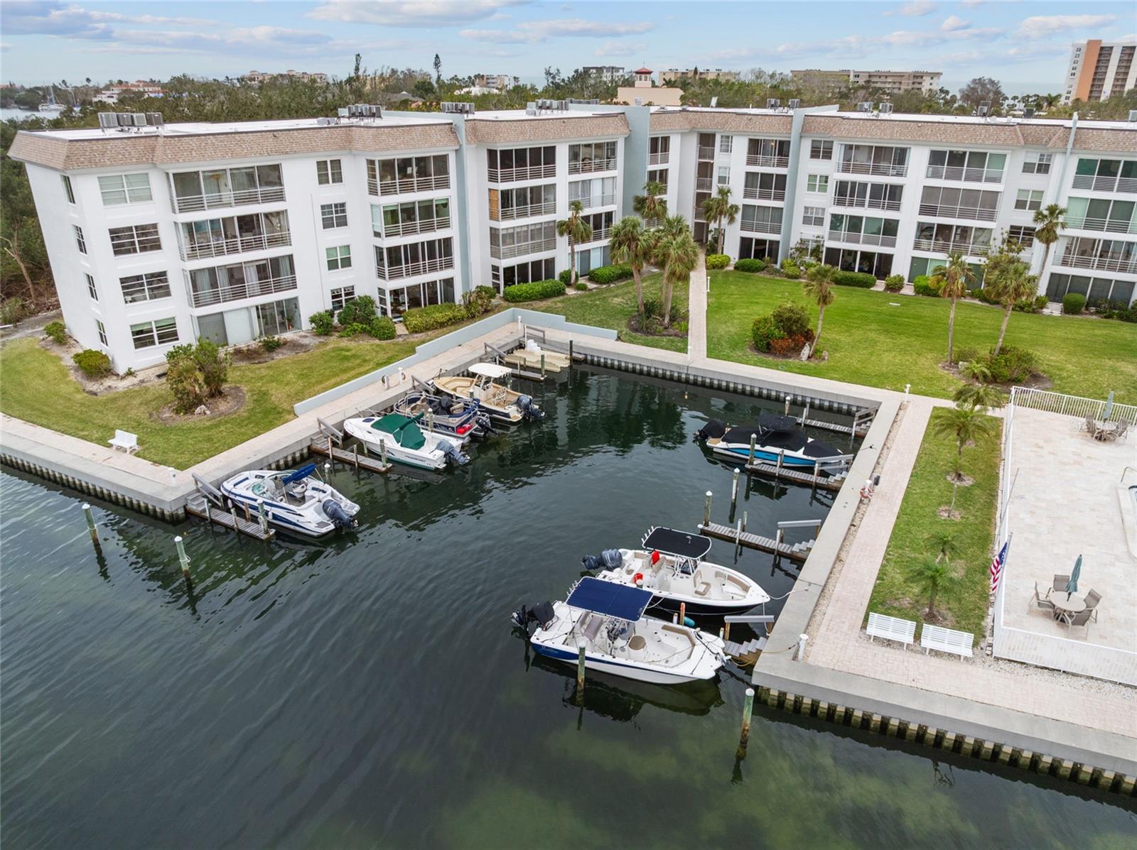 Image 26 of 44 For 4310 Falmouth Drive 304