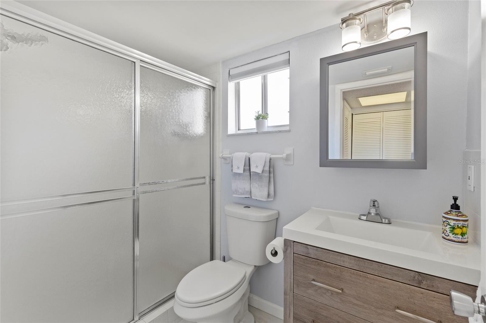 Image 16 of 22 For 3873 Lake Bayshore Drive 201