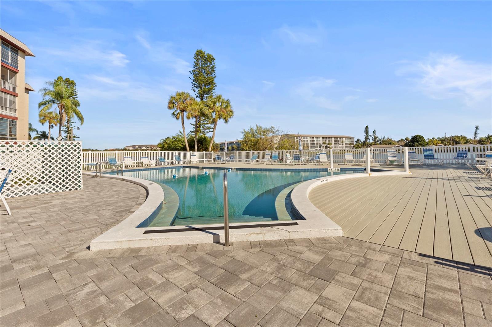 Image 19 of 22 For 3873 Lake Bayshore Drive 201