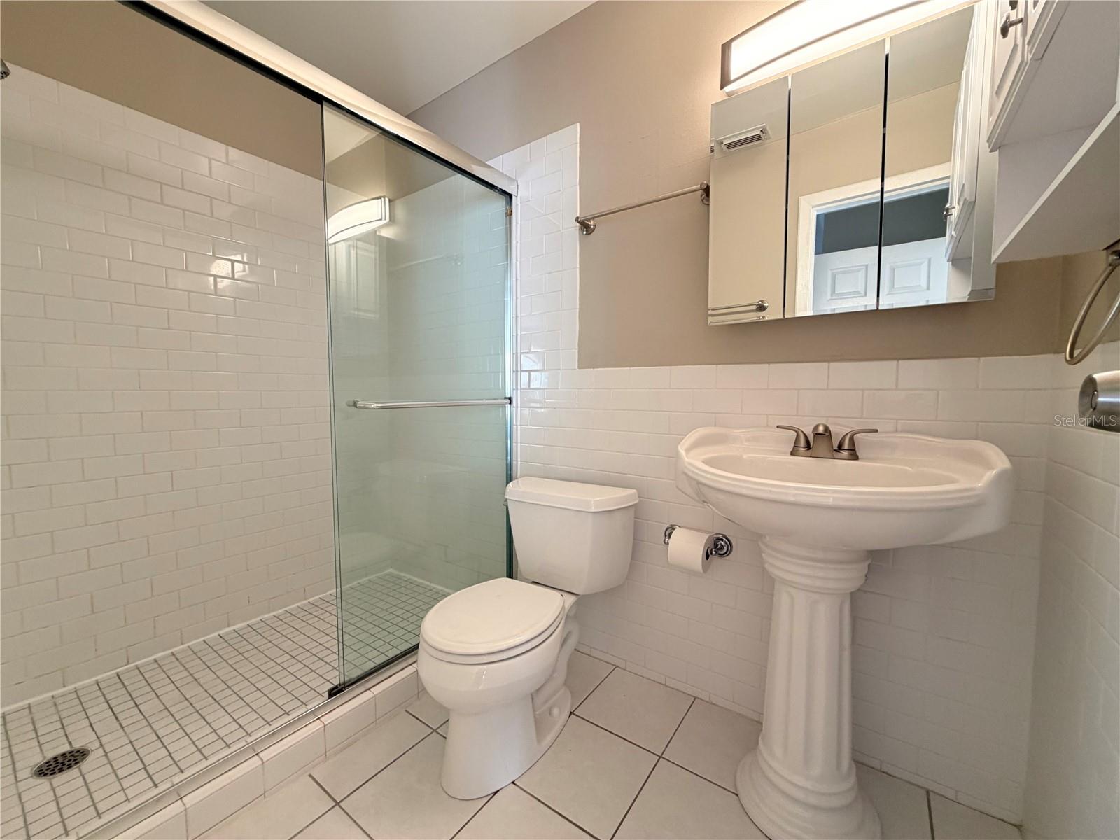 Image 11 of 18 For 2701 Hidden Lake Drive N G