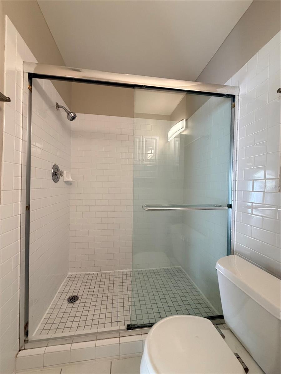 Image 13 of 18 For 2701 Hidden Lake Drive N G