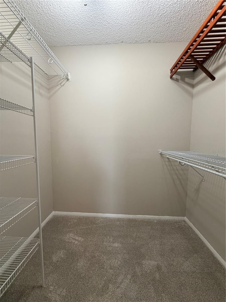 Image 14 of 18 For 2701 Hidden Lake Drive N G