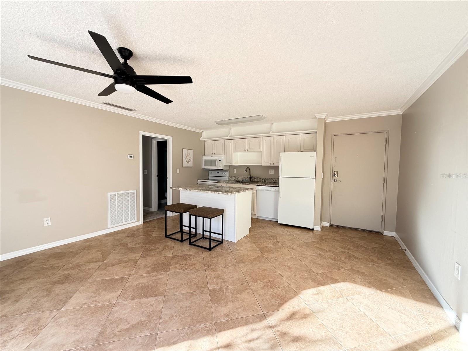 Image 4 of 18 For 2701 Hidden Lake Drive N G