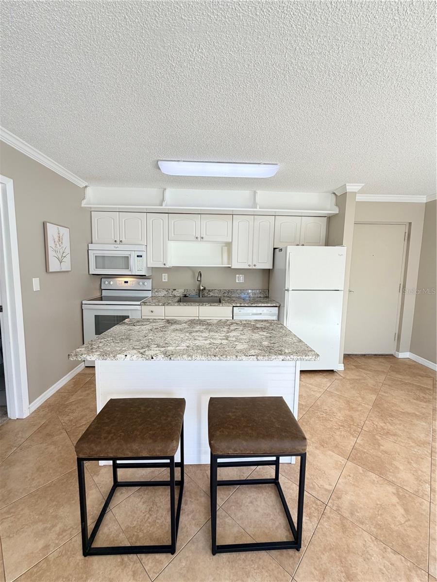 Image 5 of 18 For 2701 Hidden Lake Drive N G