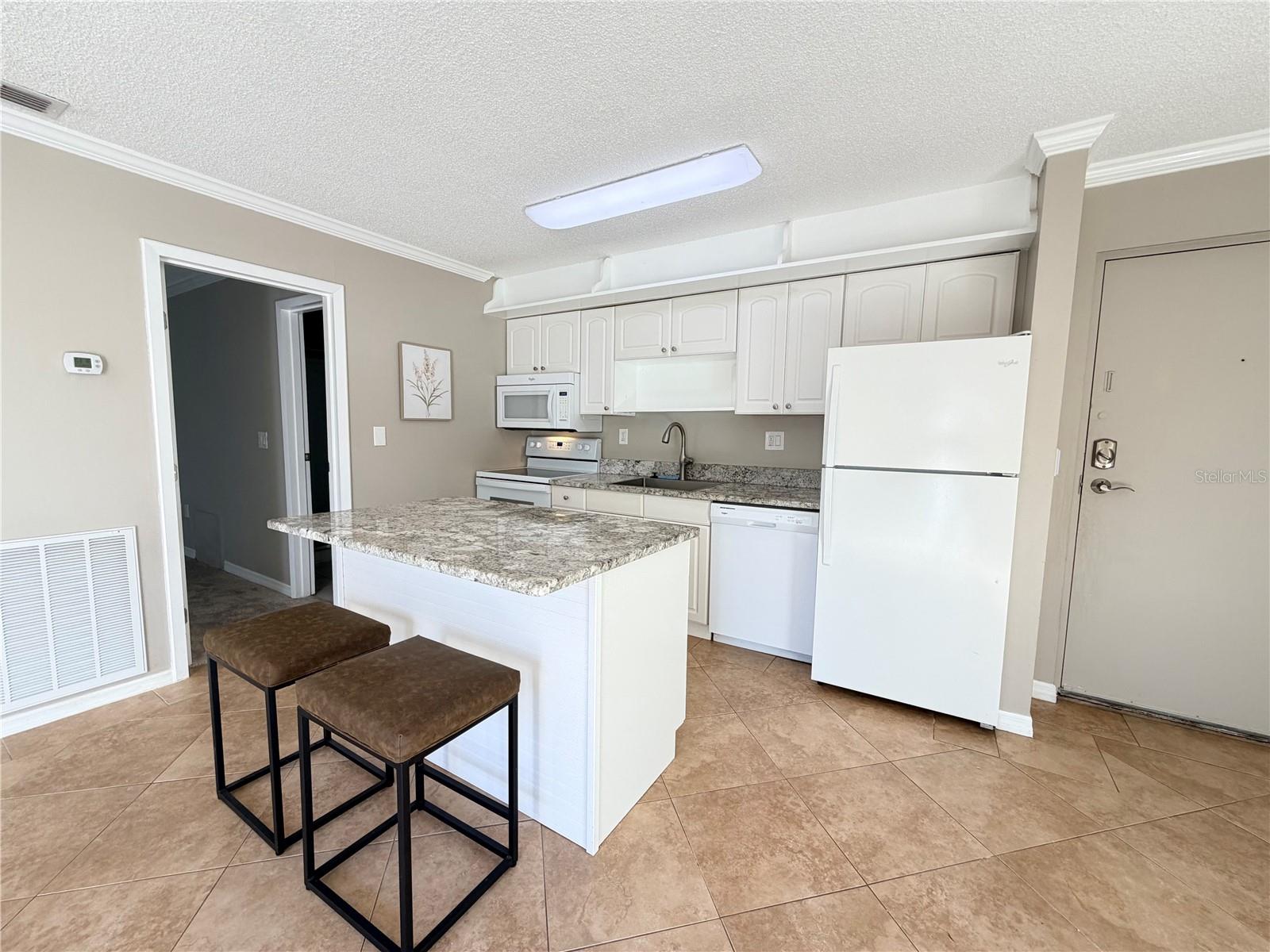 Image 6 of 18 For 2701 Hidden Lake Drive N G