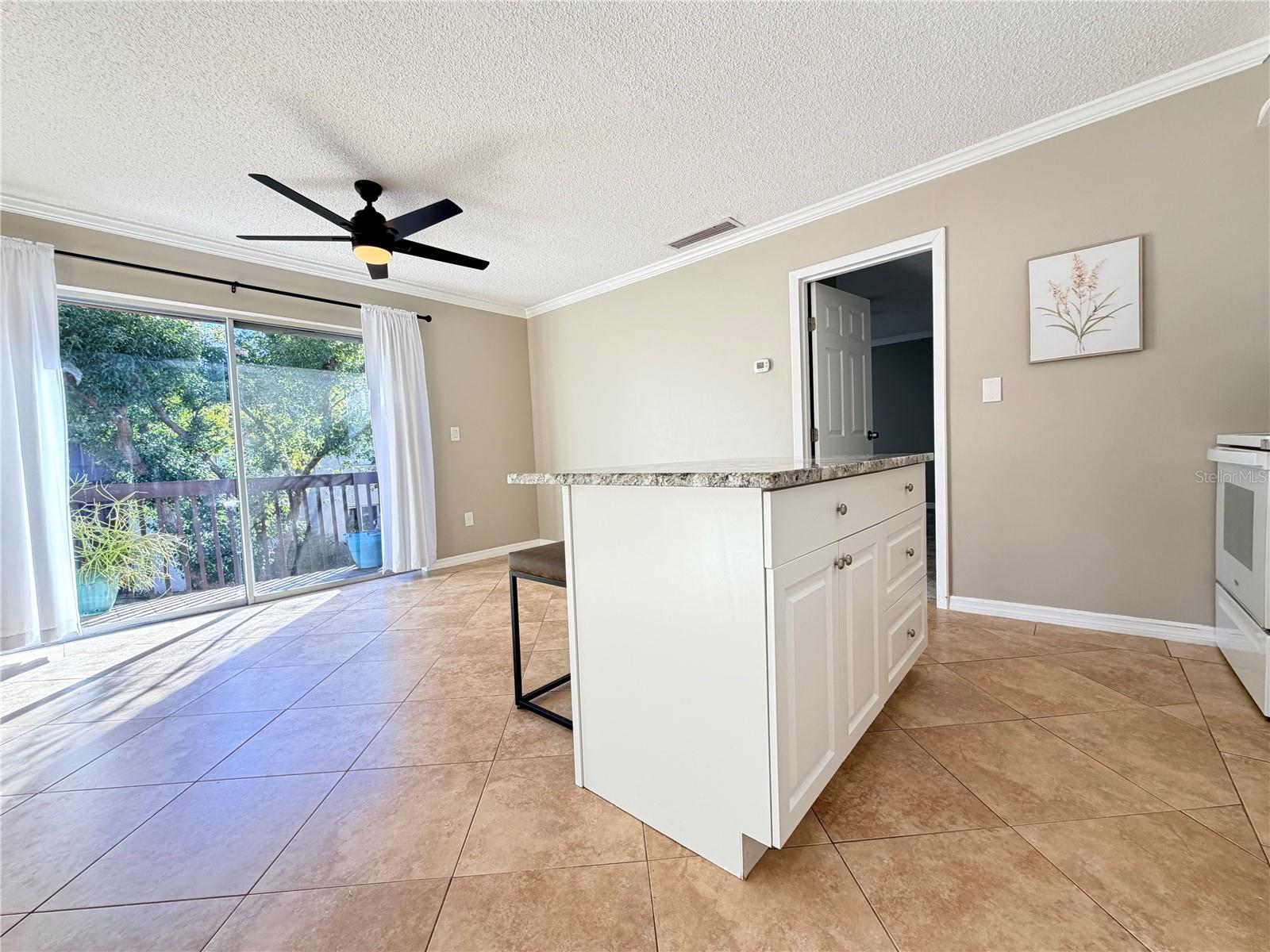 Image 7 of 18 For 2701 Hidden Lake Drive N G