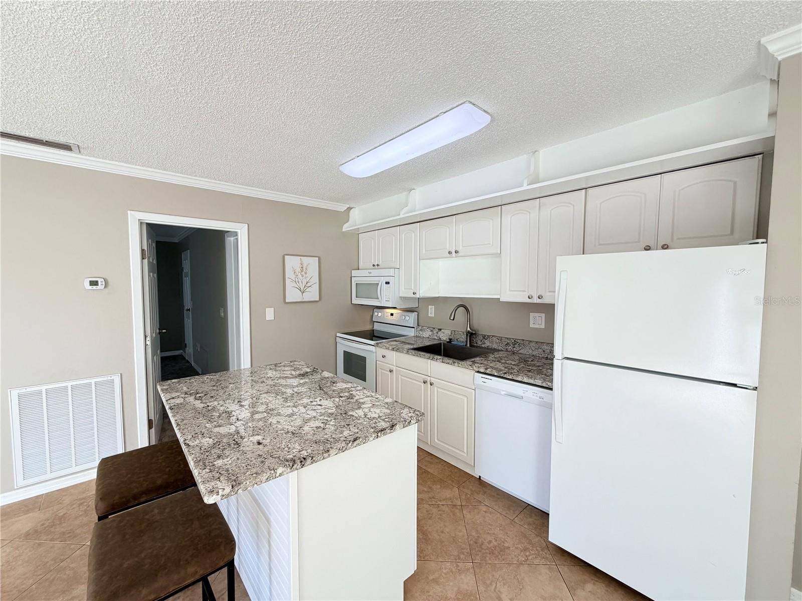 Image 8 of 18 For 2701 Hidden Lake Drive N G