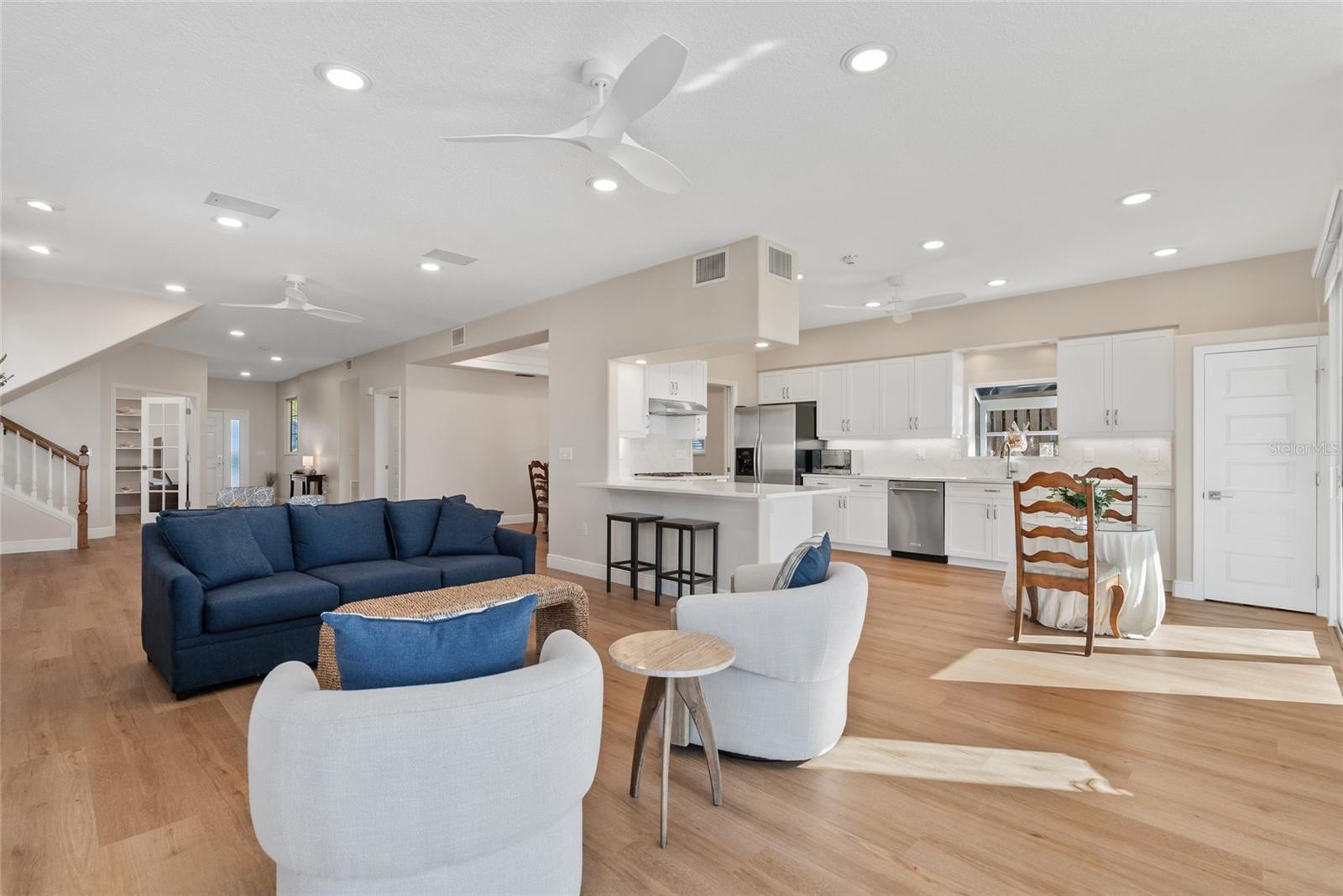 Image 15 of 66 For 409 Casey Key Road