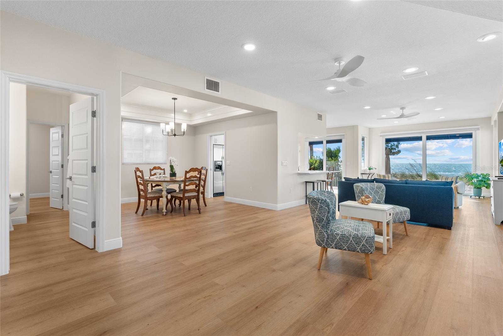 Image 19 of 66 For 409 Casey Key Road