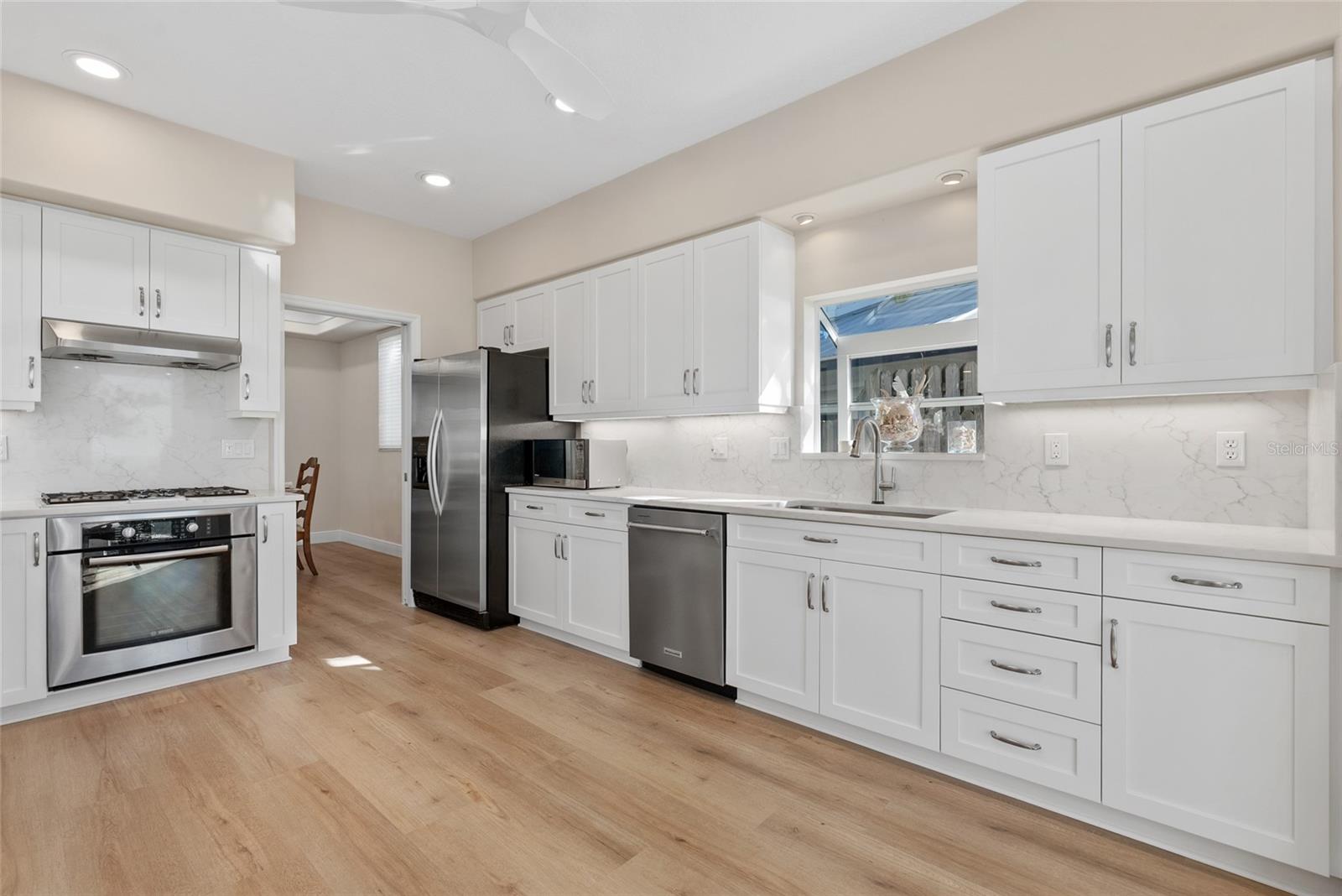 Image 25 of 66 For 409 Casey Key Road