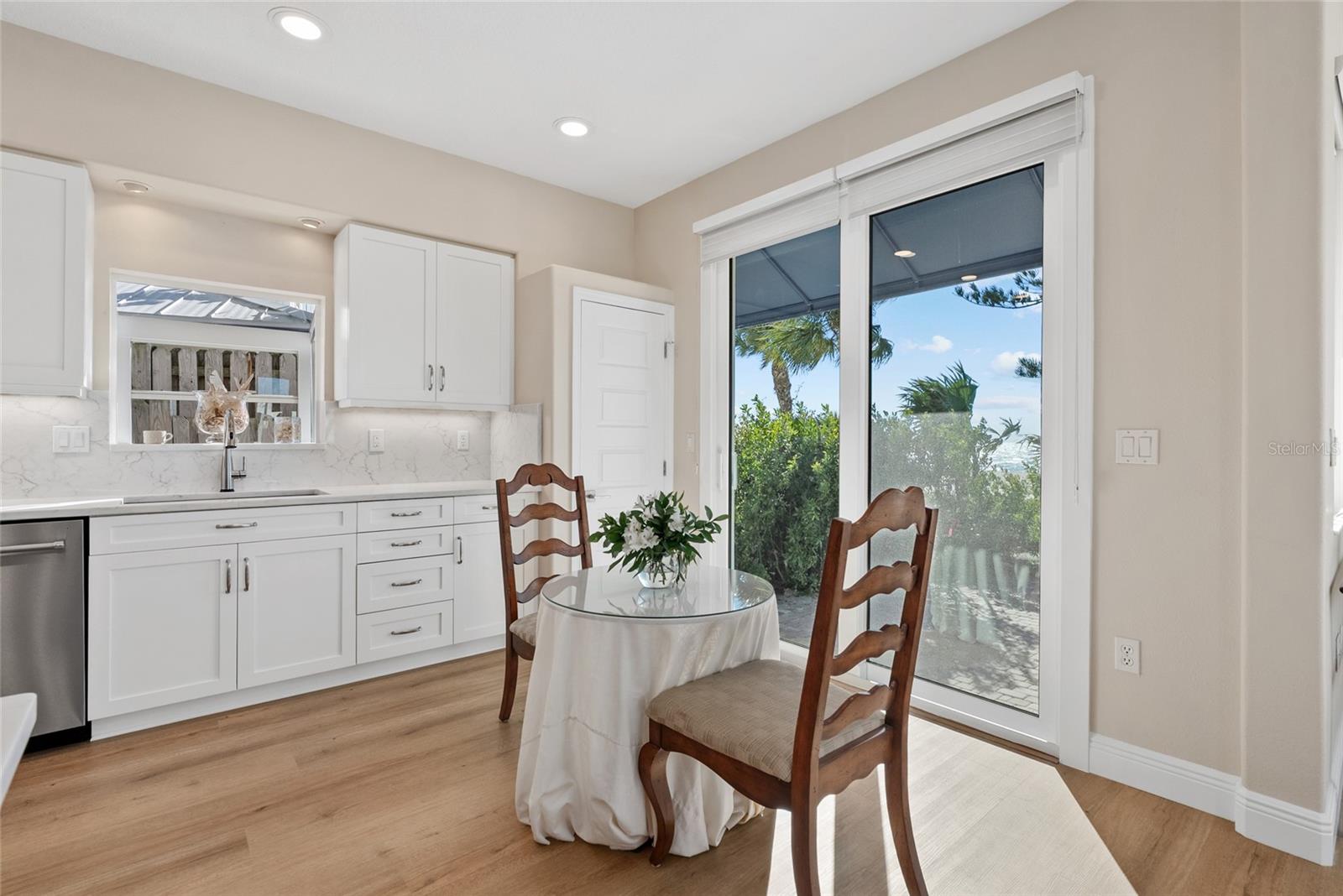 Image 27 of 66 For 409 Casey Key Road