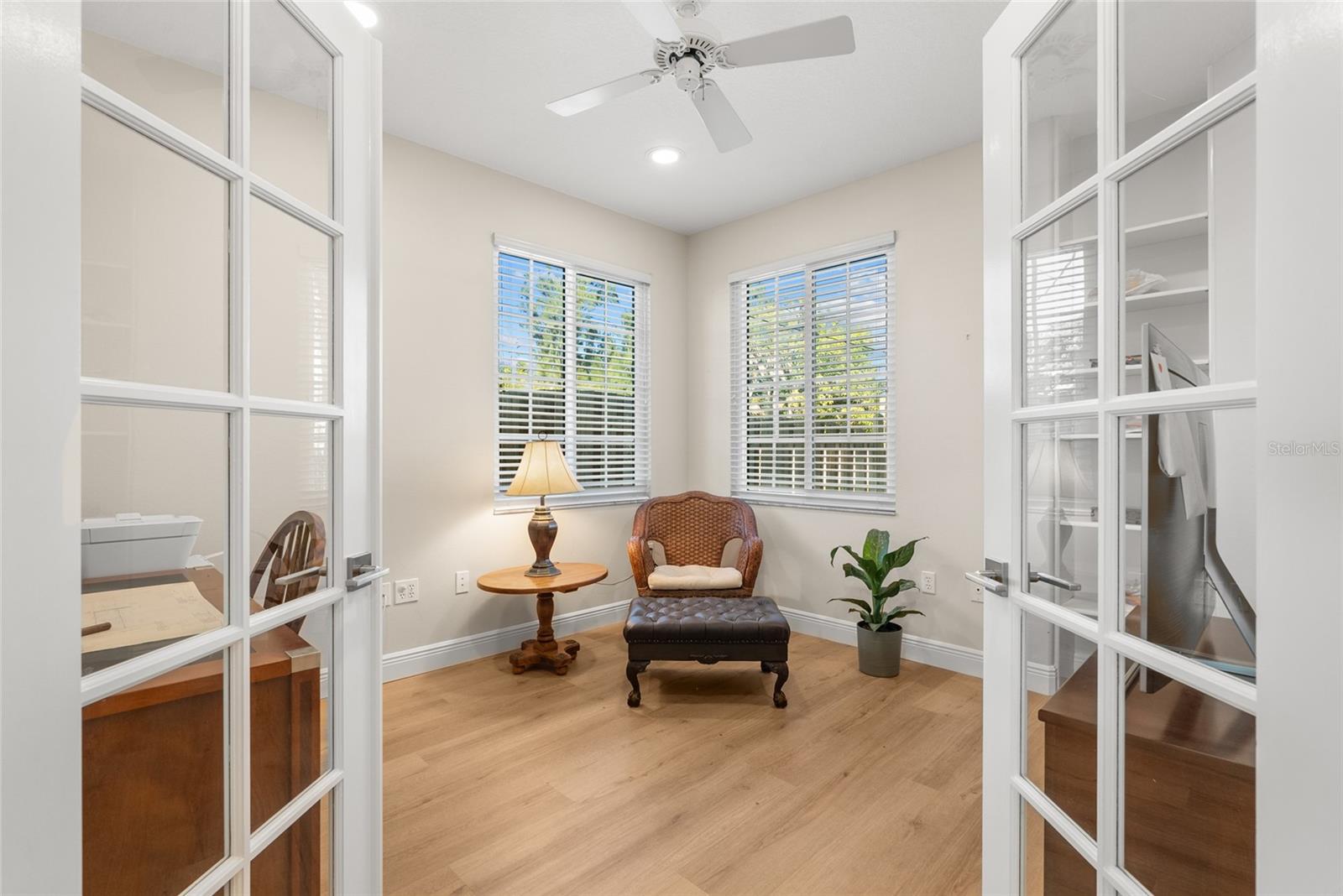 Image 29 of 66 For 409 Casey Key Road