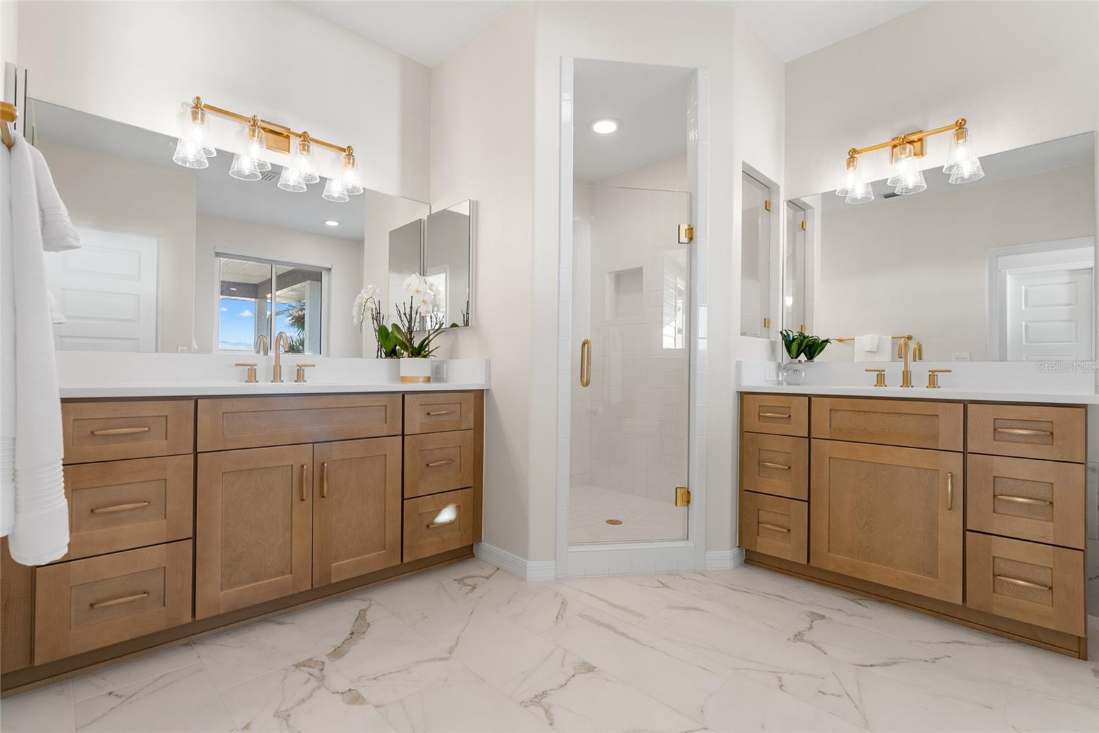 Image 36 of 66 For 409 Casey Key Road