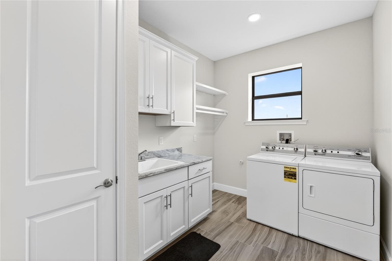 Image 26 of 46 For 609 Monaco Drive