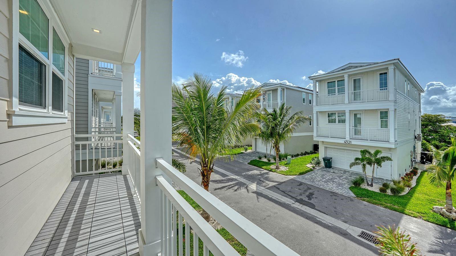 Image 21 of 38 For 4322 Marina View Way