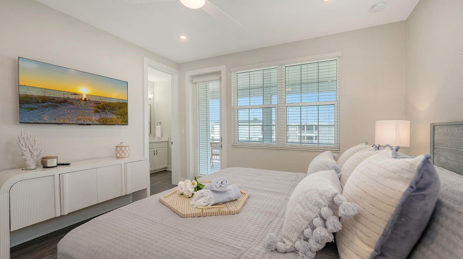 Image 23 of 38 For 4322 Marina View Way