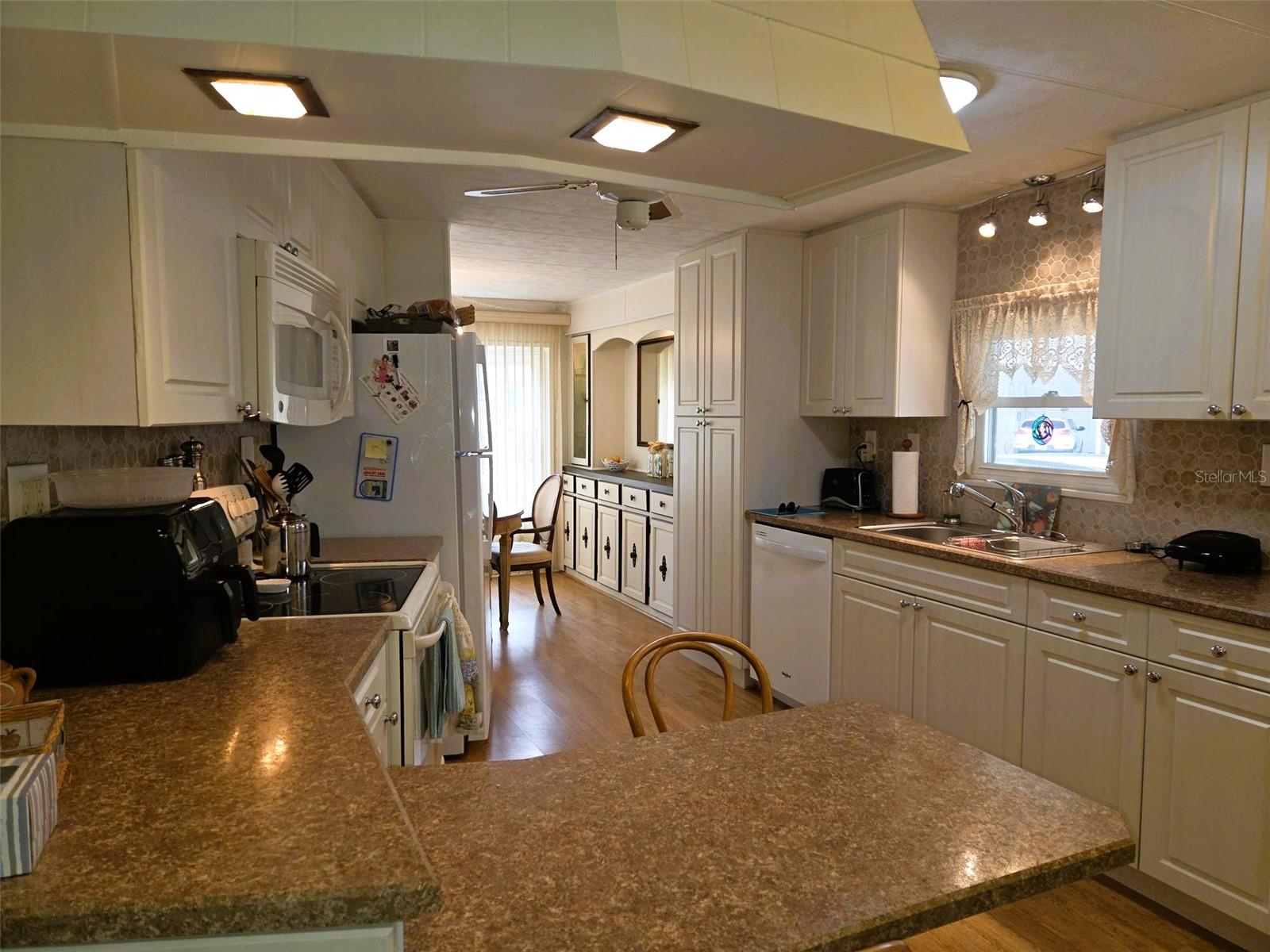 Image 10 of 55 For 3209 Oakwood Boulevard S