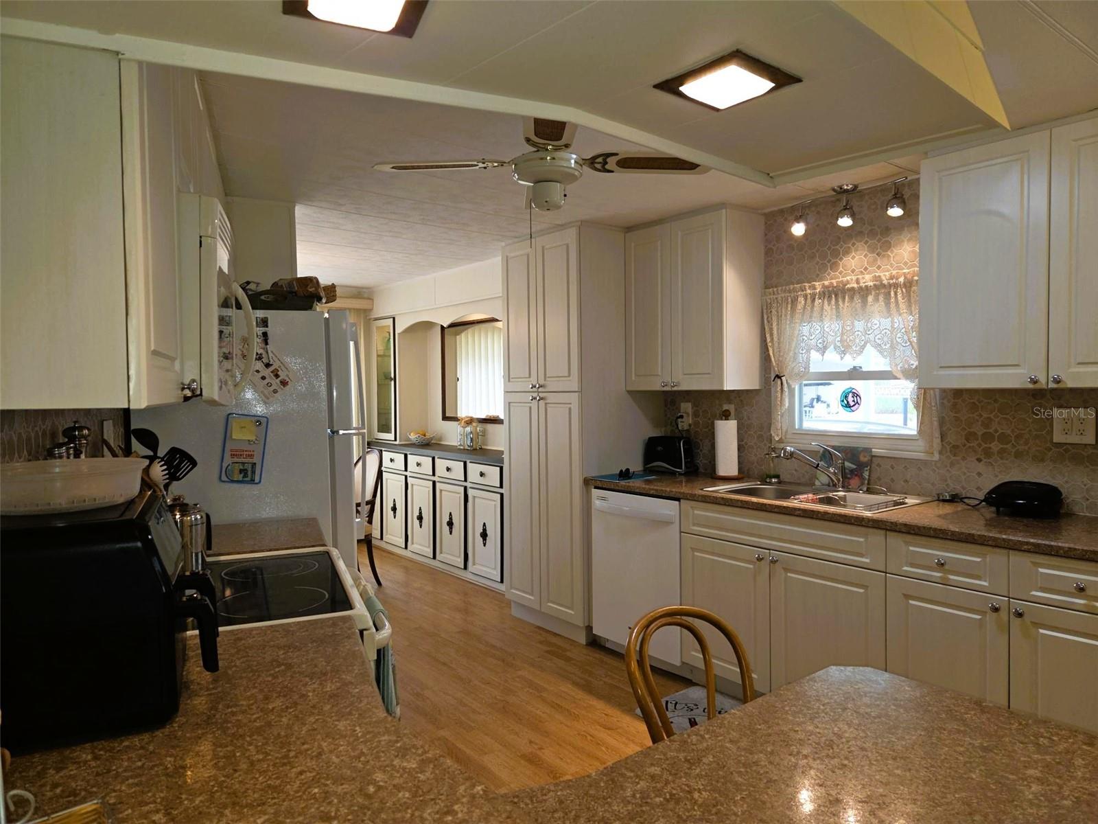 Image 12 of 55 For 3209 Oakwood Boulevard S