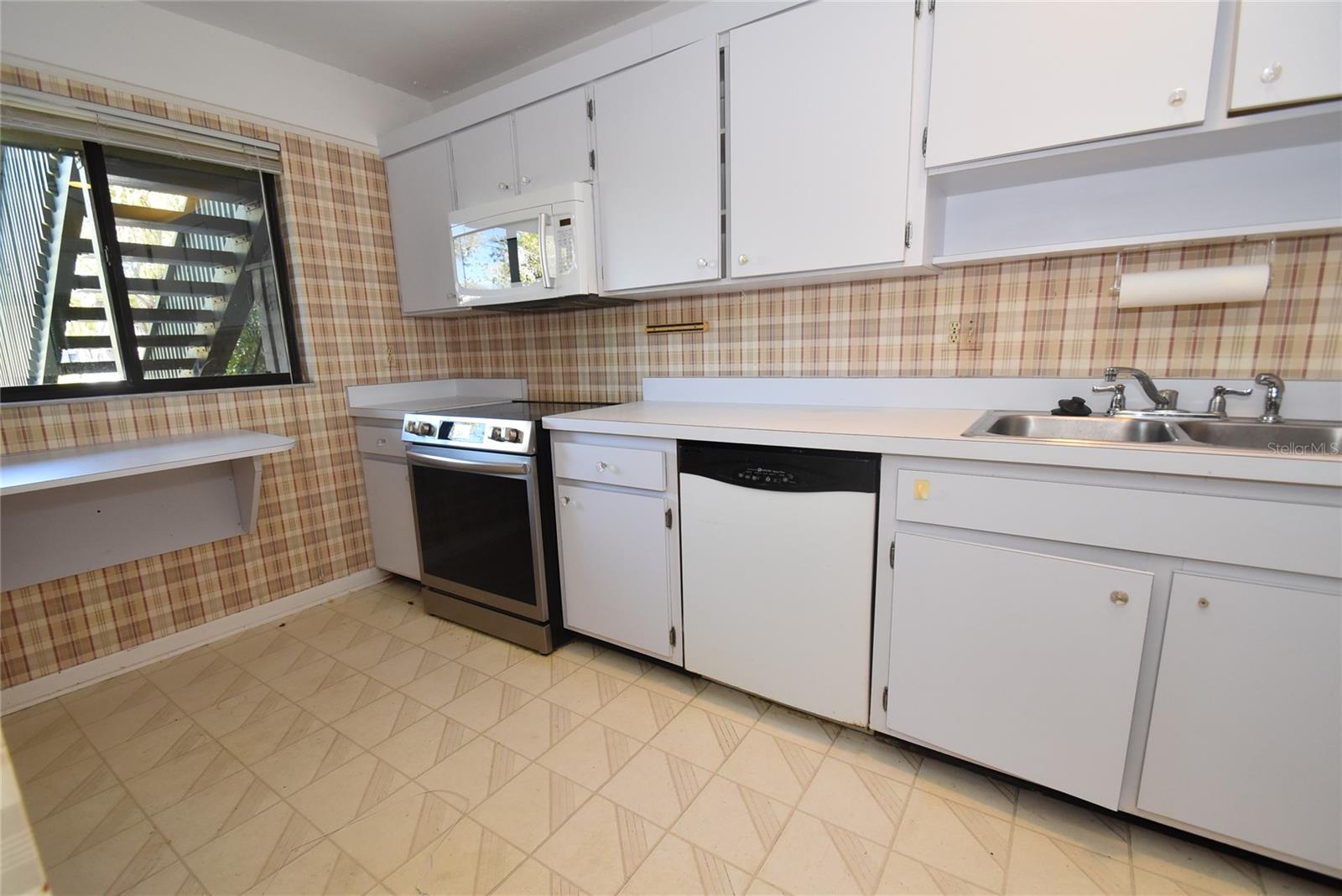 Image 3 of 44 For 1518 Pelican Point Drive Ba156