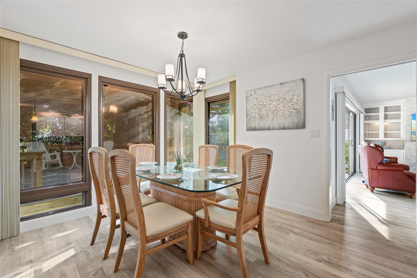 Image 18 of 32 For 7215 Westmoreland Drive