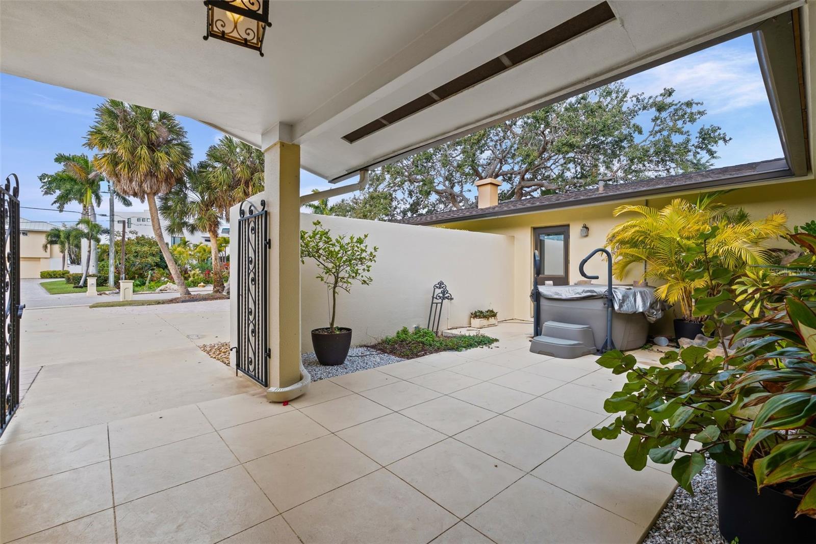 Image 4 of 32 For 7215 Westmoreland Drive