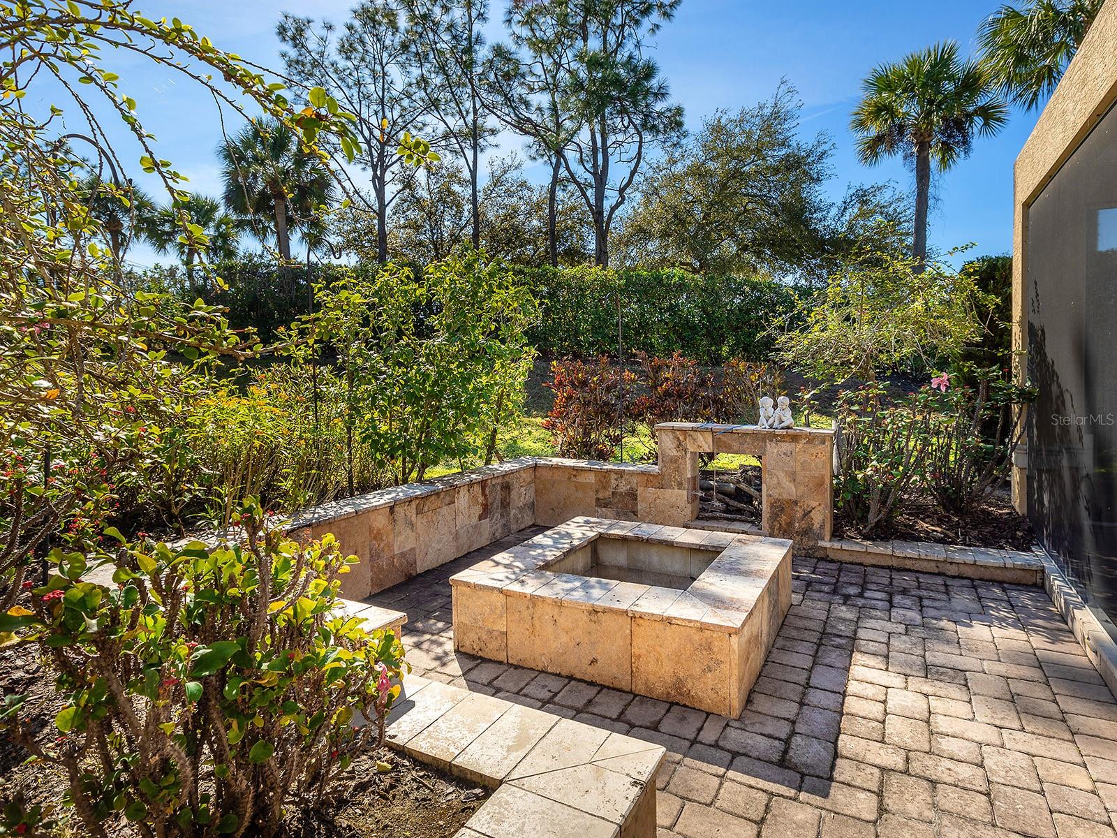 Image 20 of 53 For 8318 Planters Knoll Terrace