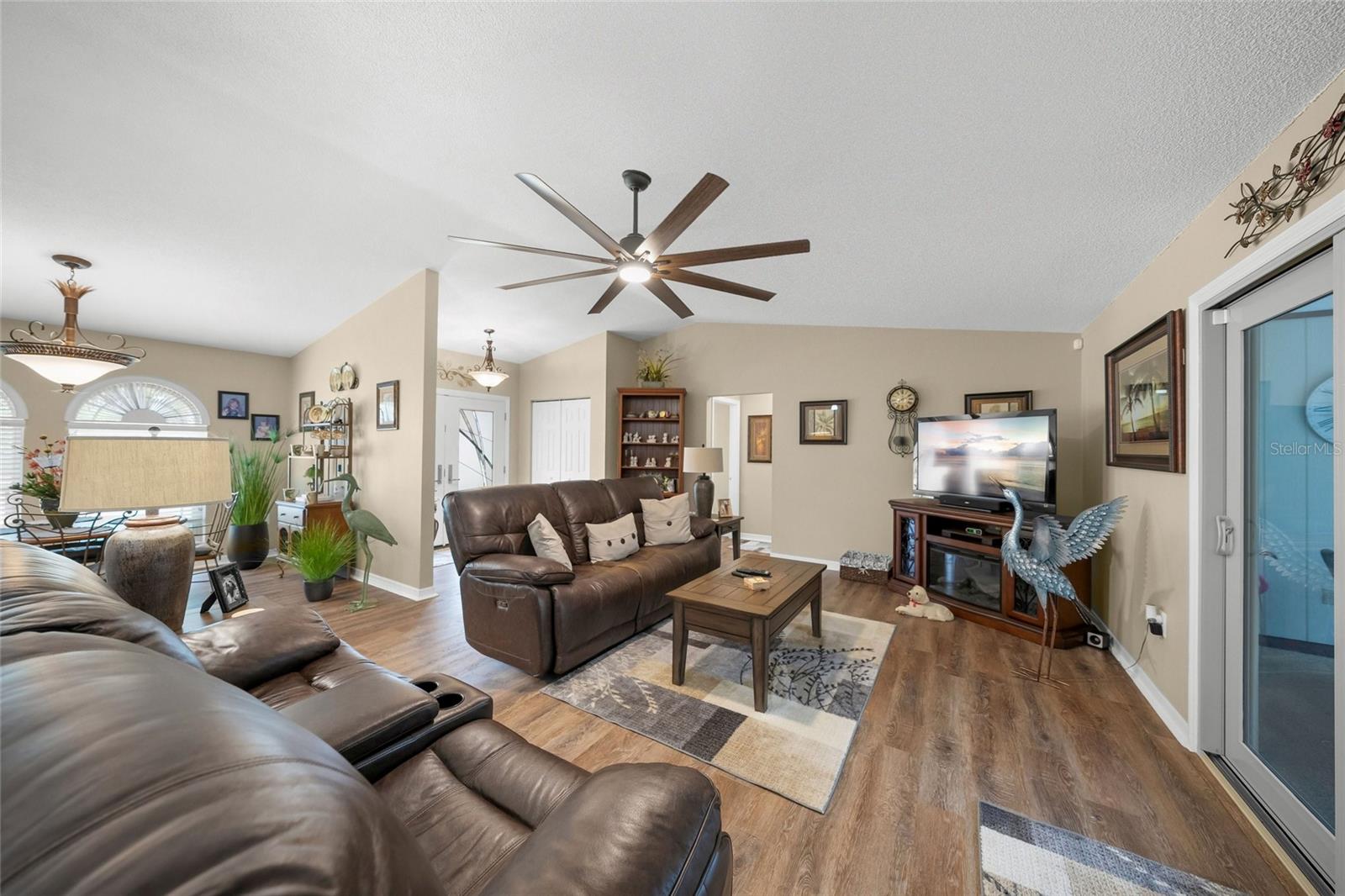 Image 14 of 43 For 8465 Cypress Lake Circle