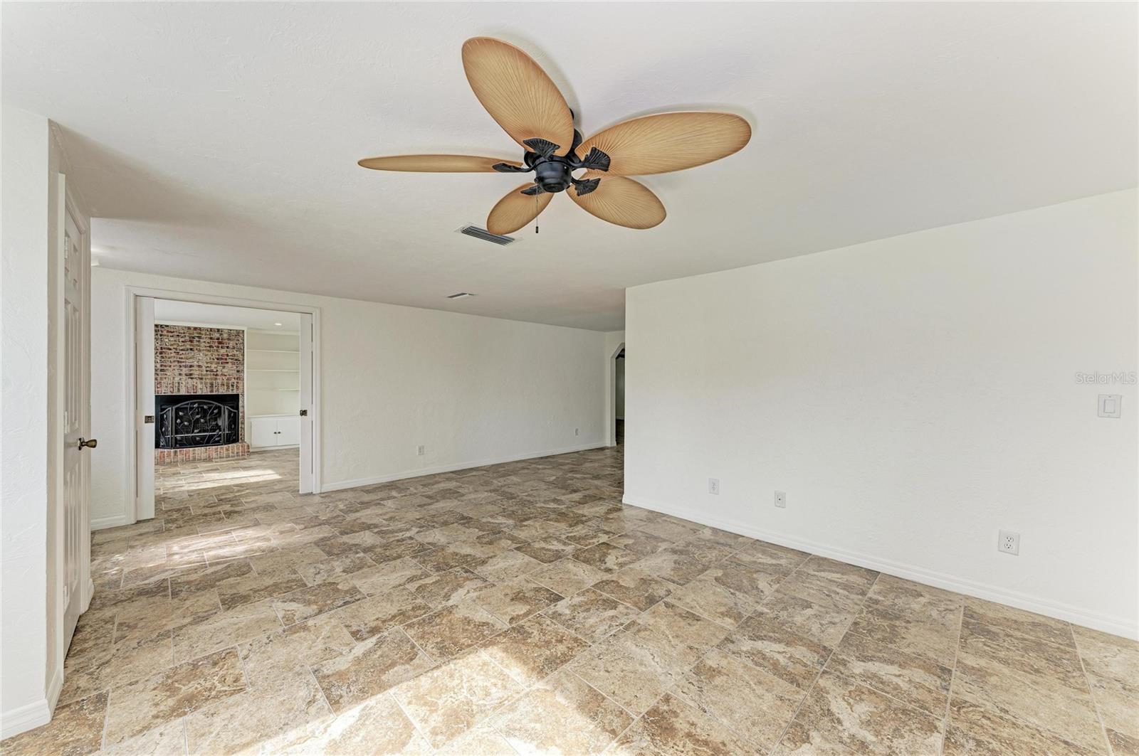 Image 11 of 39 For 7008 12th Avenue Nw