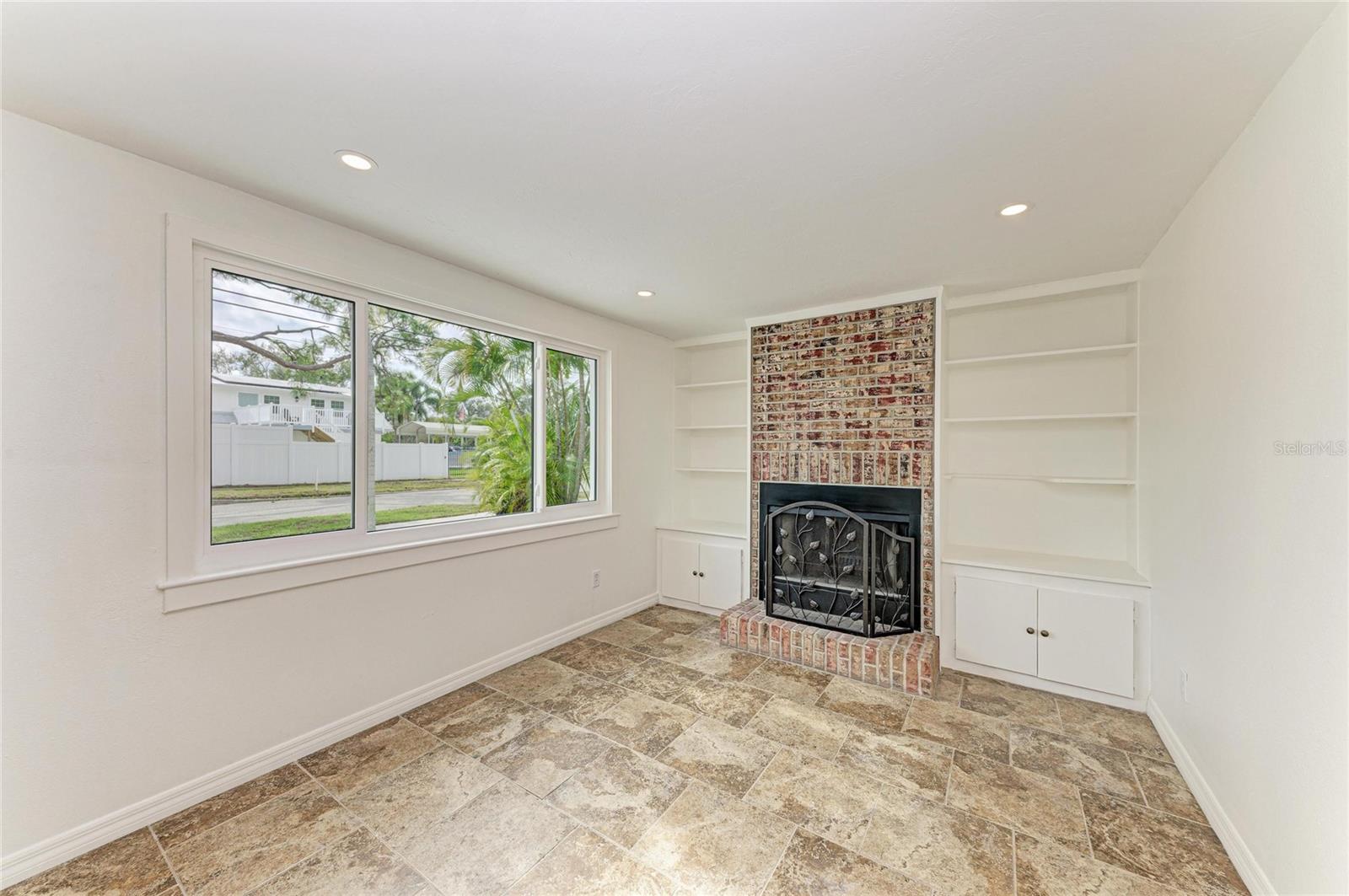 Image 12 of 39 For 7008 12th Avenue Nw