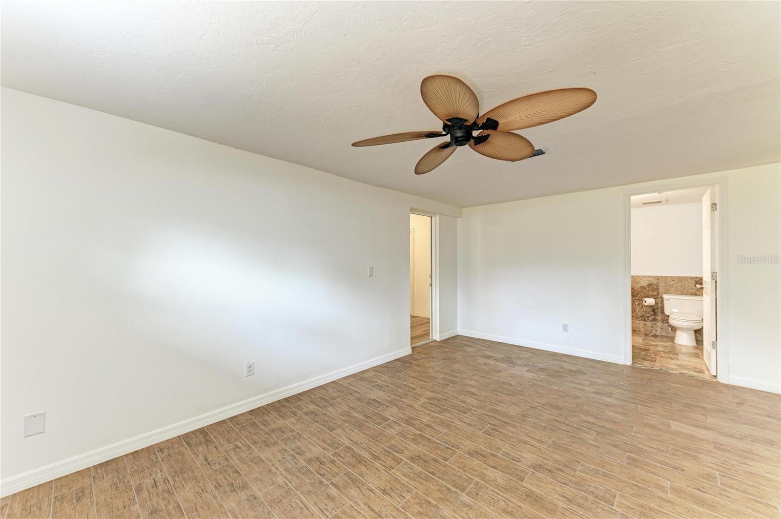 Image 21 of 39 For 7008 12th Avenue Nw