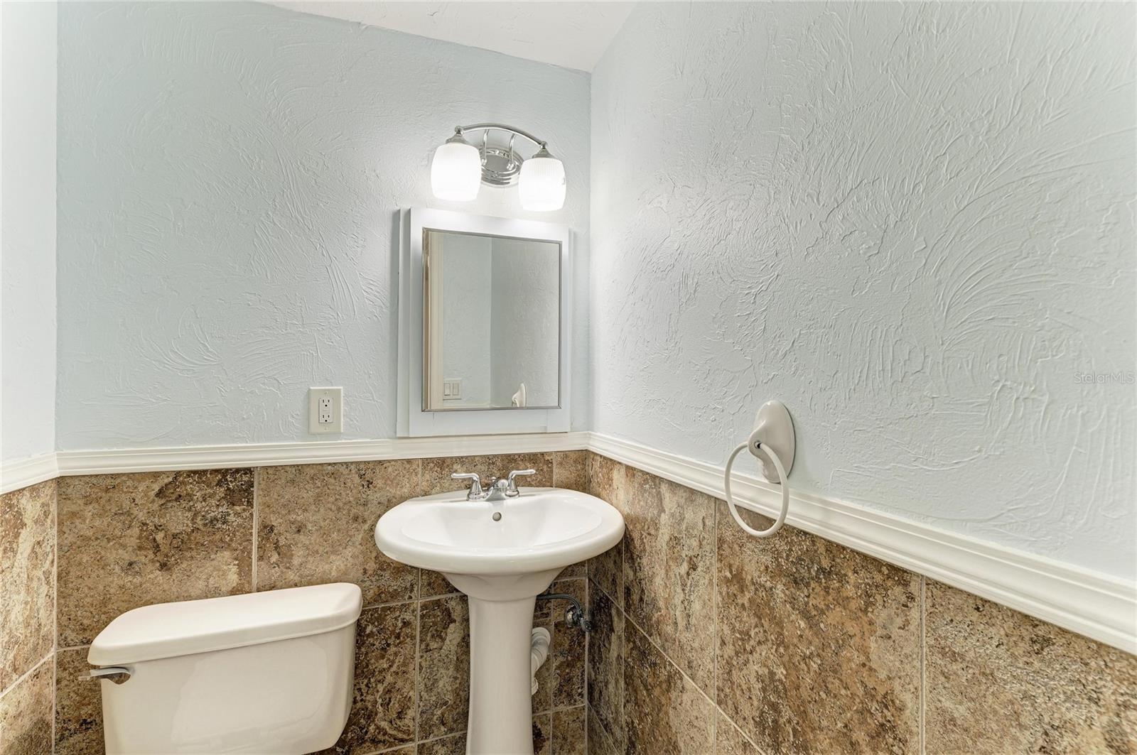 Image 28 of 39 For 7008 12th Avenue Nw