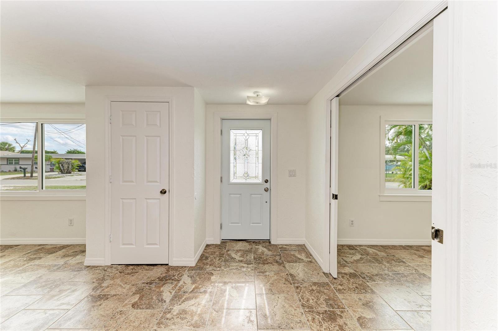 Image 3 of 39 For 7008 12th Avenue Nw