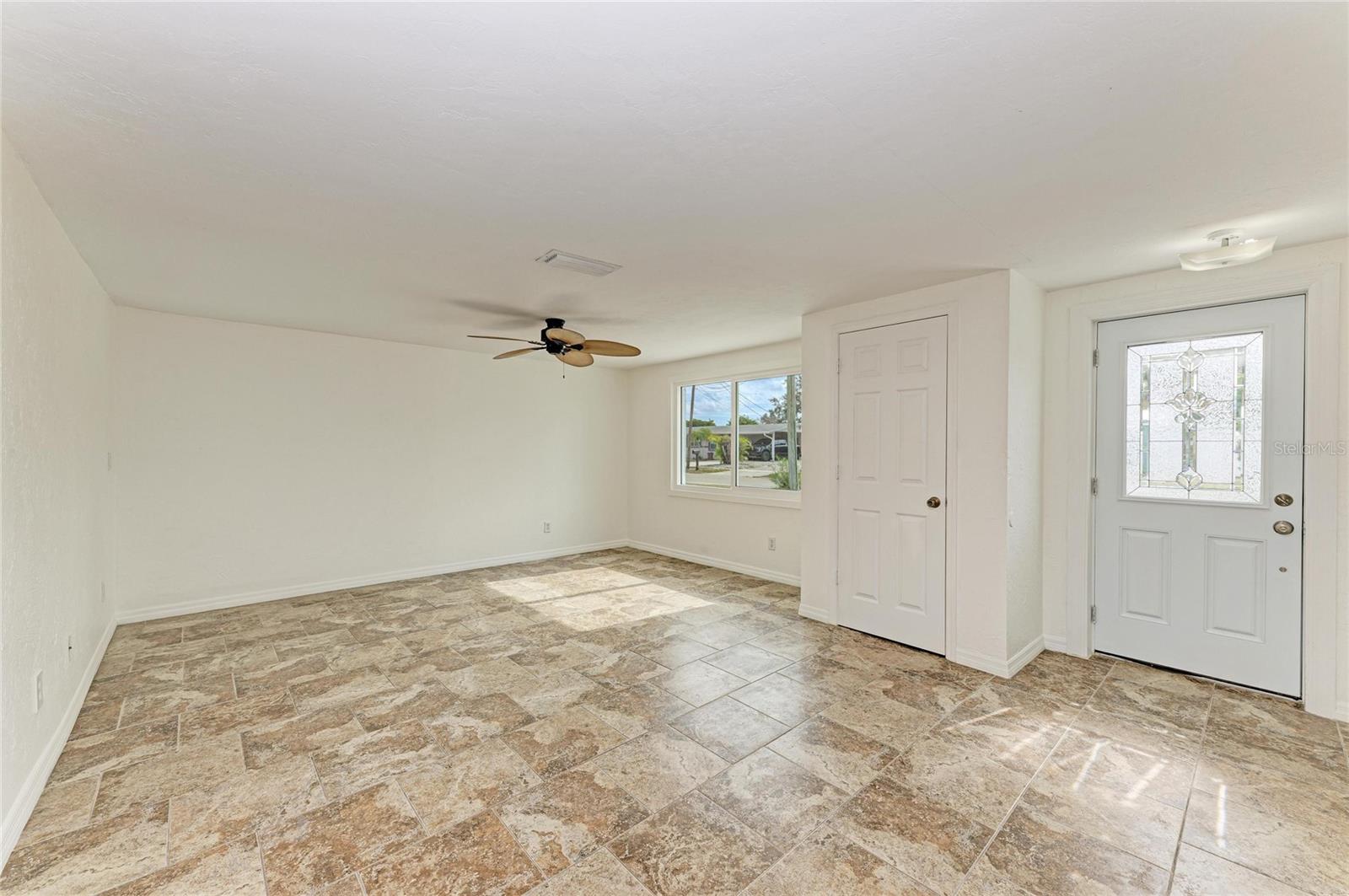 Image 4 of 39 For 7008 12th Avenue Nw