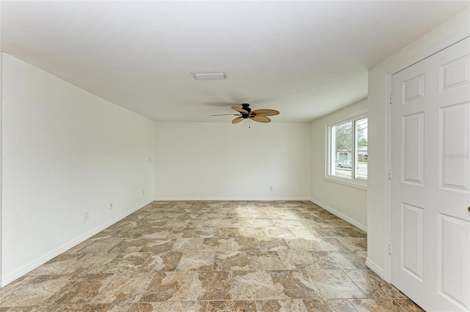 Image 5 of 39 For 7008 12th Avenue Nw