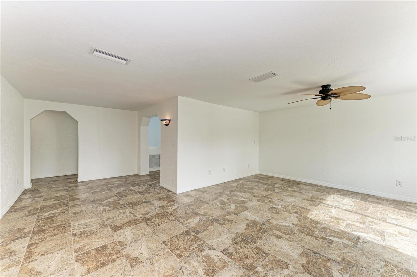 Image 6 of 39 For 7008 12th Avenue Nw